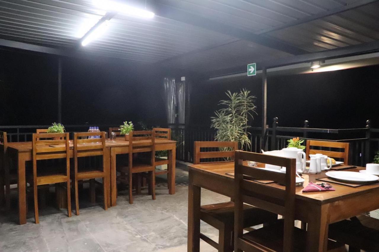 Ryan Residence & Restaurant Negombo Exterior photo